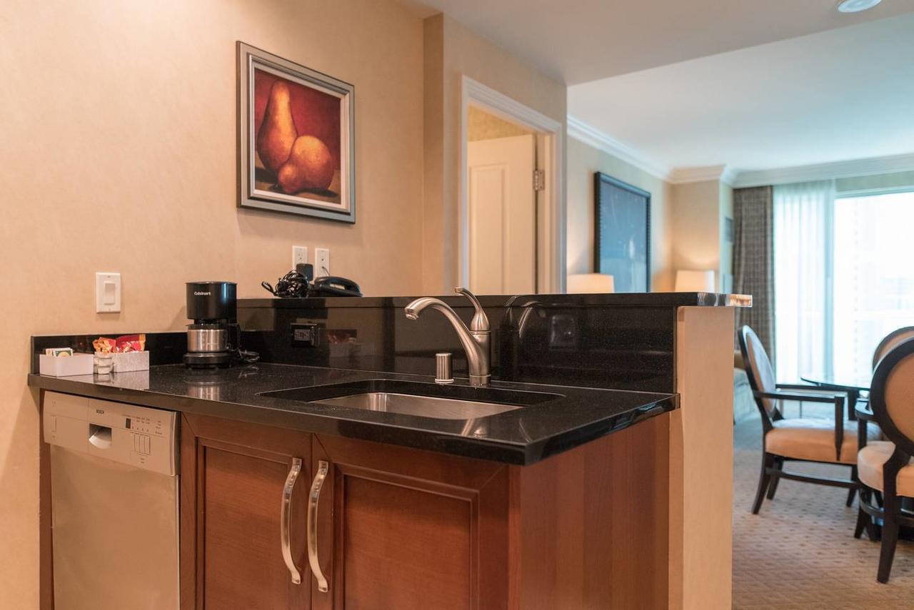 True 1Br Balcony Suite With Strip View At Mgm Signature Las Vegas Exteriör bild